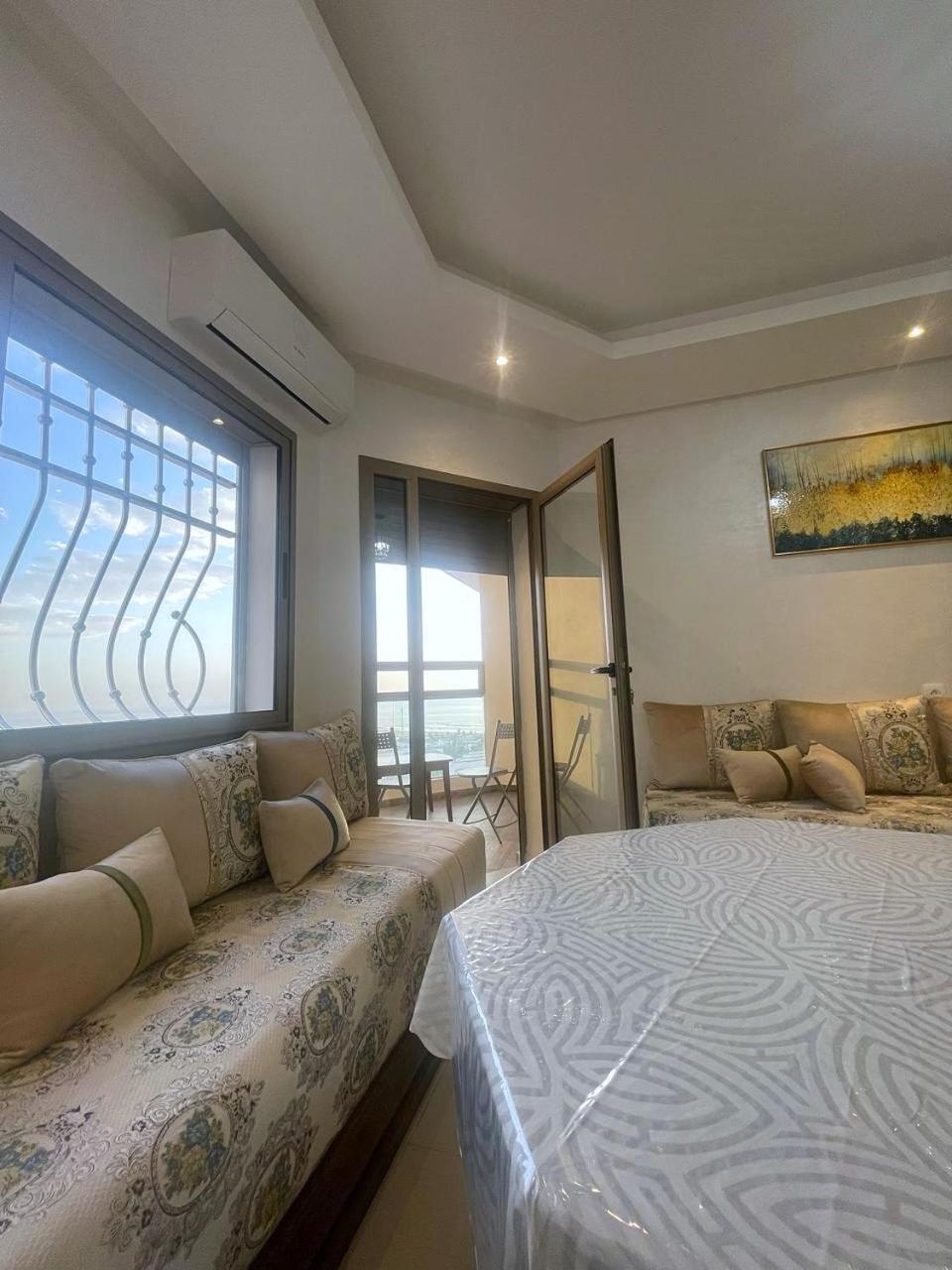 With Panoramic Ocean View In Apartment *